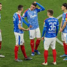 The storks may well be in the second division currently, but dortmund simply cannot afford to take them lightly. Reaktionen Zum Spiel Spieler Und Trainer Von Holstein Kiel Sind Enttauscht Und Zugleich Stolz Shz De