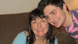 Fatal fentanyl overdoses pull moms together