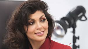 C'est des voyages qu'il aurait voulu faire. Dia Nawell Madani Prend Sa Revanche Sur Djamel Debouzze A Alger