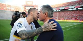 Ex director técnico argentino de hockey y actual entrenador de fútbol. Ariel Holan Enojadisimo Tras La Derrota Con Boca Nos Metieron La Mano En El Bolsillo