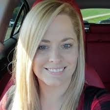 Jennifer Hollabaugh's Instagram, Twitter & Facebook