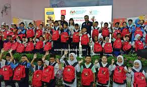 Program bergunting percuma kepada murid sekolah rendah di sekitar daerah dalat bagi memulakan sesi persekolahan 2020 yang bertempat di oya square. Program Kembali Ke Sekolah 2019 Oleh Mcdonald S Dan Rmhc Beri Semangat Murid Memulakan Sesi Persekolahan 2020 Ceritera Si Gadis Biru