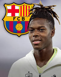 Which player will Barcelona choose?