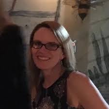 Crystal Hanson's Instagram, Twitter & Facebook