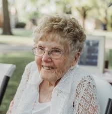 Sandra Dunham's Instagram, Twitter & Facebook