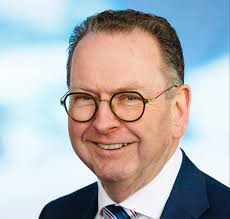 Change at the helm of VDL Bus & Coach. Paul van Vuuren is the new CEO