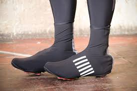 review rapha pro team overshoes road cc