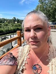 Keri Griggs's Instagram, Twitter & Facebook