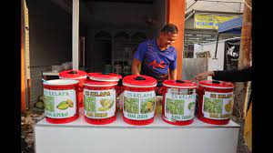 Es Kelapa Muda Aneka Rasa Cuma Rp 5 000 Minuman Viral Dan Kekinian Segarnya Bikin Nagih Youtube