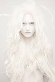 Beata ernman gästade bingolotto den 9/6 där hon framförde sången bara du vill. Just White On Pinterest Portrait Photography Beauty Portrait