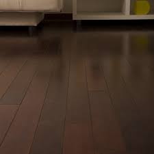 Le bois de wengé (connu sur les autres noms: Parquet Massif Wenge Vernis 14x120 Qualite Premium