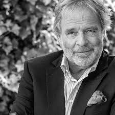 His role as maximus in the 2000 hit film gladiator made him a household name all over the world, but before his international success. Thomas Fritsch Die Stimme Von Scar Und Russell Crowe Ndr De Kultur Film