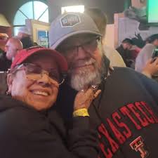 So my dad was telling me that years ago he used to take my mother to eat at  a restaurant does anybody remember that Underwood barbecue?