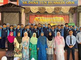 Budak bola tampar sk desa tun hussein onn 8 download. Pelantikan Pengawas Sk Desa Tun Hussein Onn K L Facebook