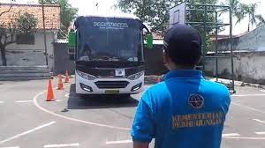 Setelah turun dari bus,panitia memberikan pengumuman. Lowongan Supir Bus Pmh Lowongan Supir Bus Pmh Dictionary Bus Pmh Hilang Kendali Dan Menghantam Masjid Nurul Yaqin Hingga Hampir Separuh Badan Bus Masuk Ke Masjid Di Jalan Lintas Sumatera Menuju