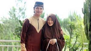 He was born in 1990s, in millennials generation. Alvin Faiz Singgung Soal Depresi Larissa Chou Ke Ayah Yusuf Hai Penghancur Mental Tribun Kaltim