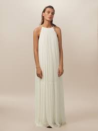 Un vestido de novia de edición limitada y 'low cost'? Está en Massimo Dutti  y con él brillarás
