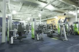 Hos sky fitness finner du gutter og jenter, kvinner og menn i alle aldersgrupper. Sky Fitness Collins Webb