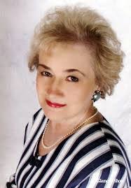 Leigh Posey's Instagram, Twitter & Facebook