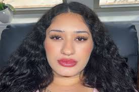 Looking to build my clientele, Im licensed and have 5 years of experience.  Tell a friend to tell a friend to receive a free set