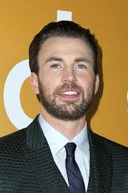 Capitan america chris evans chris evans captain america logan lerman steve rogers amanda seyfried marvel actors marvel avengers christopher evans robert evans. Das Vermogen Von Chris Evans Wie Reich Ist Der Schauspieler