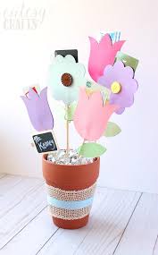The gift card bouquet is a great end of year or teacher appreciation class gift. Gift Card Bouquet Tutorial Cutesy Crafts