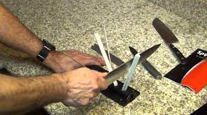 Still dialing it in for my woodworking tools. Spyderco Sharpmaker De Dulls A Couple Of Kitchen Knives Gear Challenge Youtube