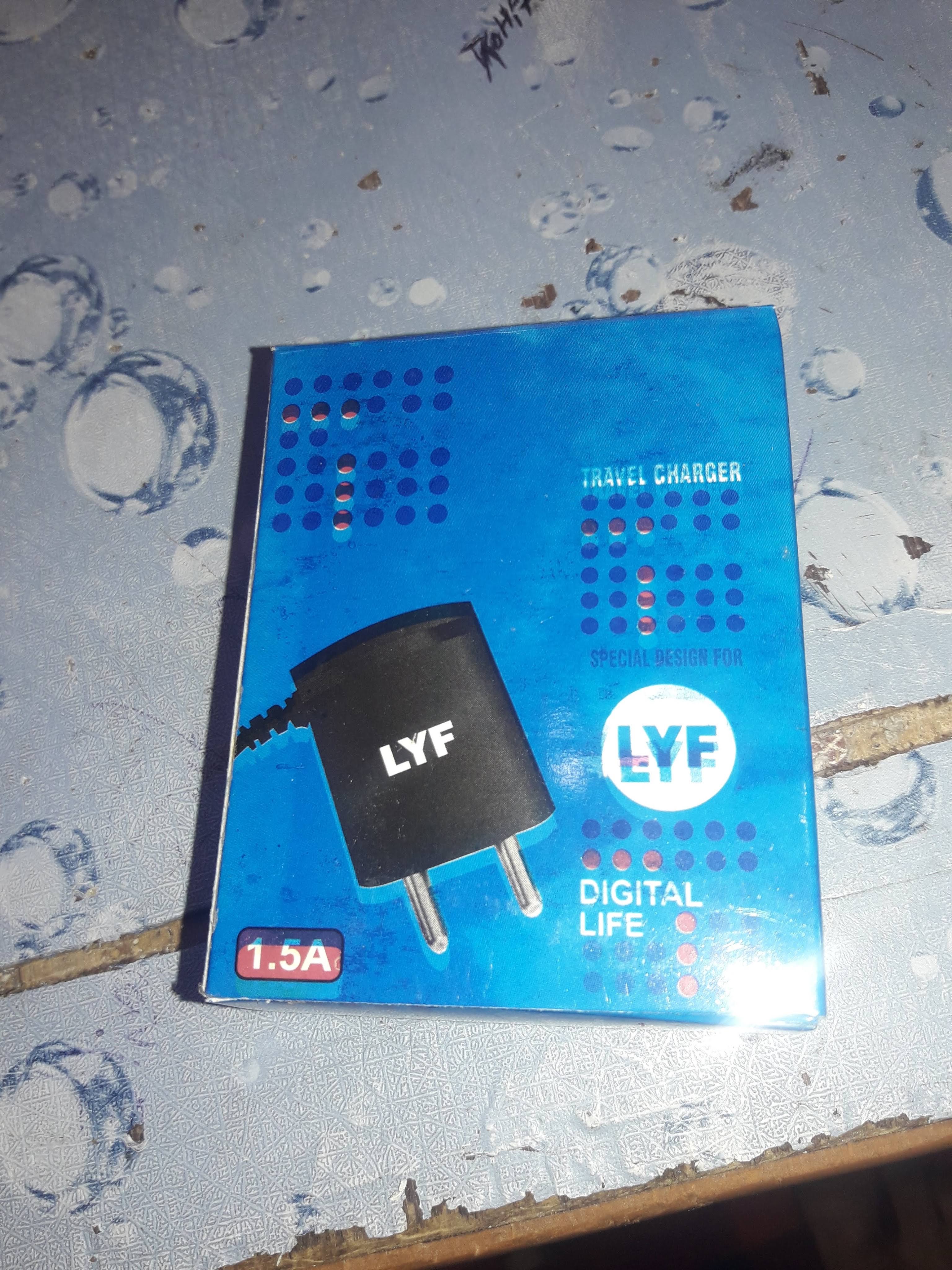 lyf Chager product image
