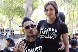 Bukan tanpa sebab, wajahnya mendadak terpampang di halaman instagram milik i gede ari astina atau akrab disapa jerinx. Pesan Dan Dukungan Tiada Henti Nora Alexandra Untuk Jerinx