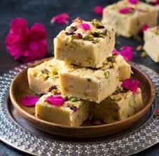 The creaminess of evaporated milk is perfect for ice cream, cheesecake, leche flan and bread and butter puddings. Condensed Milk Fudge Easy 3 Ingredient Fudge Recipe Variations