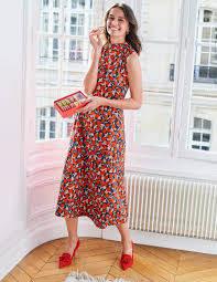 Wedding Guest Outfits What To Wear For A Spring Wedding