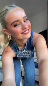 Leandra Love's Instagram, Twitter & Facebook