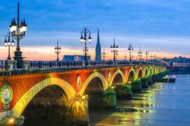 Standard class has access to a buffet car and dedicated family areas. Where To Stay In Bordeaux 7 Best Areas The Nomadvisor