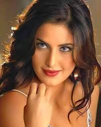 با نگاهی که شب دوش اشارت کردی بخدا بود و نبودم همه غارت کردی آشکارا نتوان  گفت چه کردی و چه بود آن عبارت که تو پنهان به اشارت کردی کعبه گل