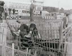 Just How Horrifying Was The Worst Crash In Motorsports Le Mans 55 Le Mans Motorsport 1955 Le Mans Disaster