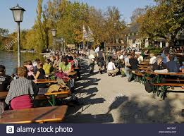 Englischer garten is situated 770 metres northeast of seehaus im englischen garten. Biergarten Biergarten Am Kleinhesseloher See Englischer Garten Englischer Garten Seehaus Munchen Bayern Deutschland Stockfotografie Alamy