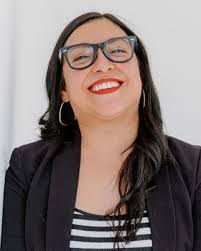 Elizabeth Landry's Instagram, Twitter & Facebook