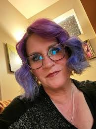 Chelsie Hurst's Instagram, Twitter & Facebook