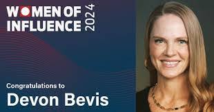 Heather Langford's Instagram, Twitter & Facebook