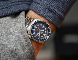 Seiko 5 Sports 5kx Review Ref Srpd51 Two Broke Watch Snobs
