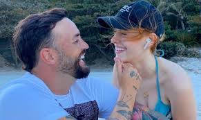 Caroline Dallarosa assume passo no relacionamento com empresário e faz  revelação