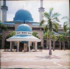 Wilayah persekutuan kuala lumpur) and colloquially referred to as kl, is a federal territory and the capital city of malaysia.it is the largest city in malaysia, covering an area of 243 km 2 (94 sq mi) with an estimated population of 1.73 million as of 2016. Senarai Masjid Mesra Kanak Kanak Di Sekitar Kl Dan Selangor Bidadari My