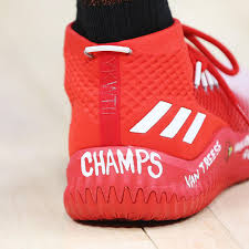 Everybody saw what donovan mitchell wrote on the outside of his shoes to face the boomers last night, but there was something you missed. Donovan Mitchell Rocks Custom Kickstradomis Sneakers To Make Statements Display Personality Deseret News