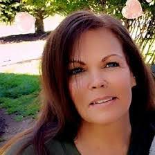 Lori Armentrout's Instagram, Twitter & Facebook