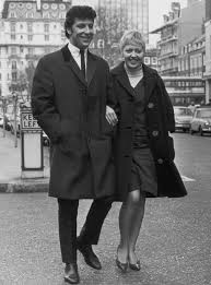 Sir tom jones' wife of 59 years, lady melinda rose woodward, passed away sunday morning, april 10, after. Who Was Tom Jones Wife Tom Jones Facts His Wife Children Age Real Name And Smooth