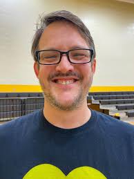 Rapper Supaman weaves together Indigenous, hip-hop cultures during Lawrence  school assembly