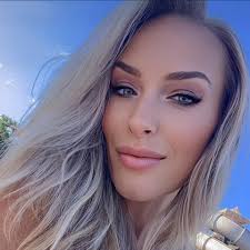 Wow, what a gorgeous evening for Annika's senior session! She absolutely  shined! Wishing you an incredible senior year, Annika! 🌟 Let's get Mom a  free professional print! 75 likes = 8x10 print