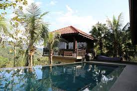 Quì è presentato il catalogo grande di opzioni di alloggio in malesia. Balik Kampung Villa