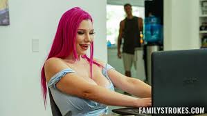 Curvy sex with Lily Lou and Sandy Love - PORNSTARS.TUBE