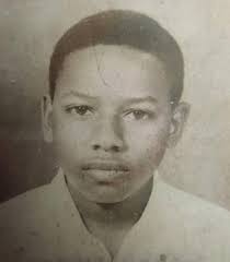 WANAWAKE WAKRISTO WACHAMUNGU JE WANAWEZA KUJIPAMBA KWA VIPODOZI, KUSUKA  NYWELE NA KUVAA VITO VYA THAMANI KAMA VILE DHAHABU, ALMAS AU TANZANITE "1  Timothy 2: 9-10 inatuambia,"Vivyo hivyo wanawake na wajipambe kwa mavazi